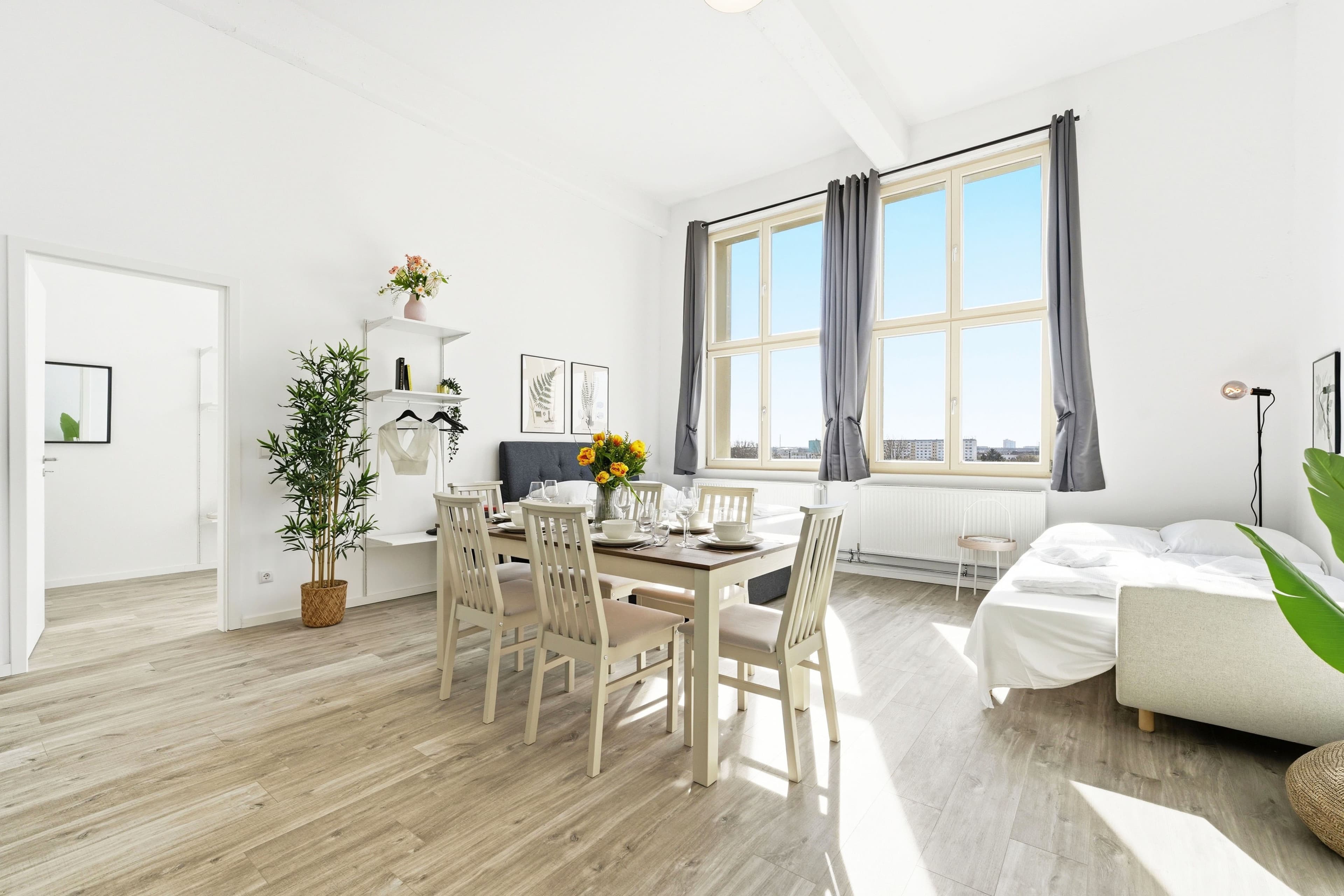 Large Loft – Room for up to 7 Guests - 3