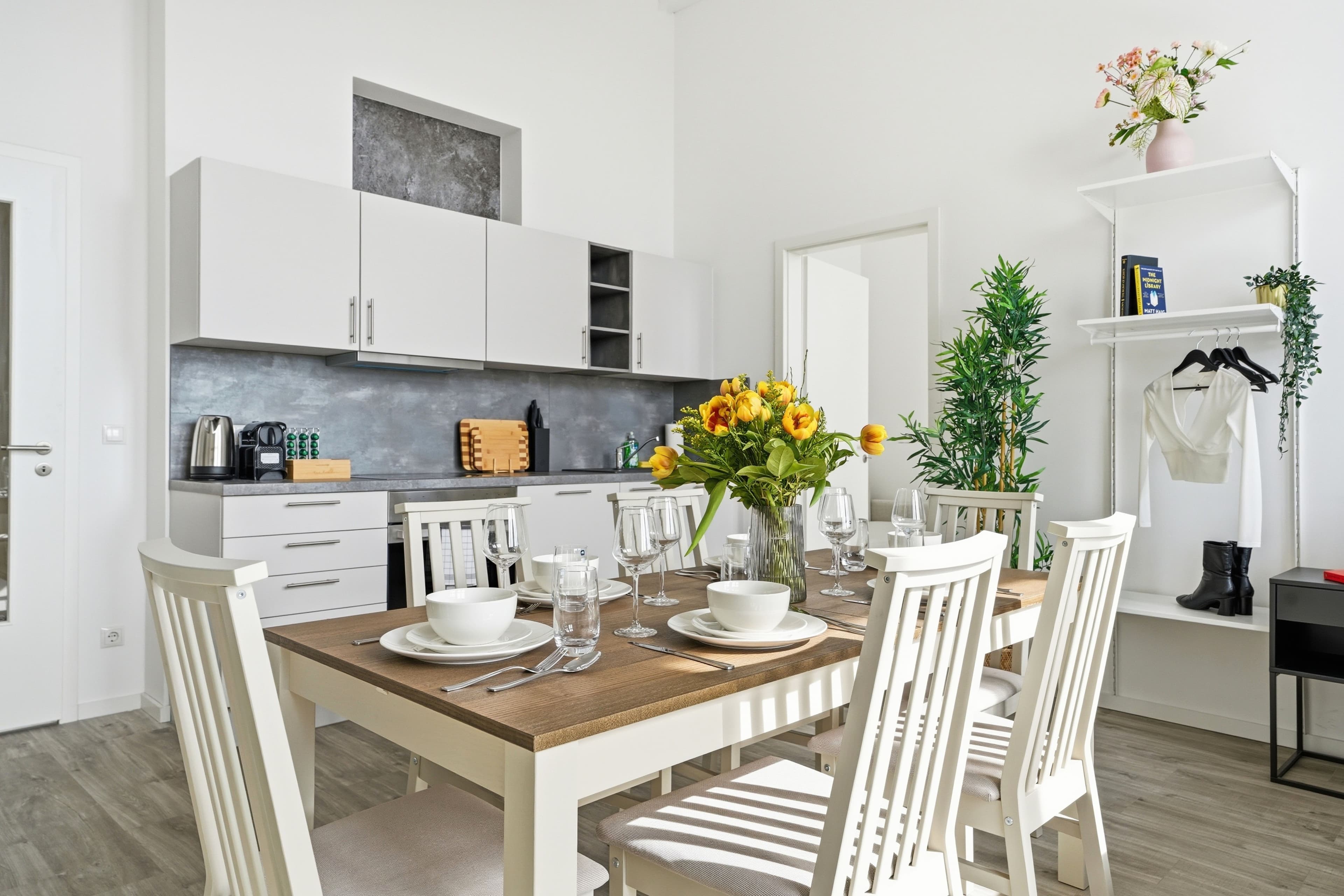 Large Loft – Room for up to 7 Guests - 7