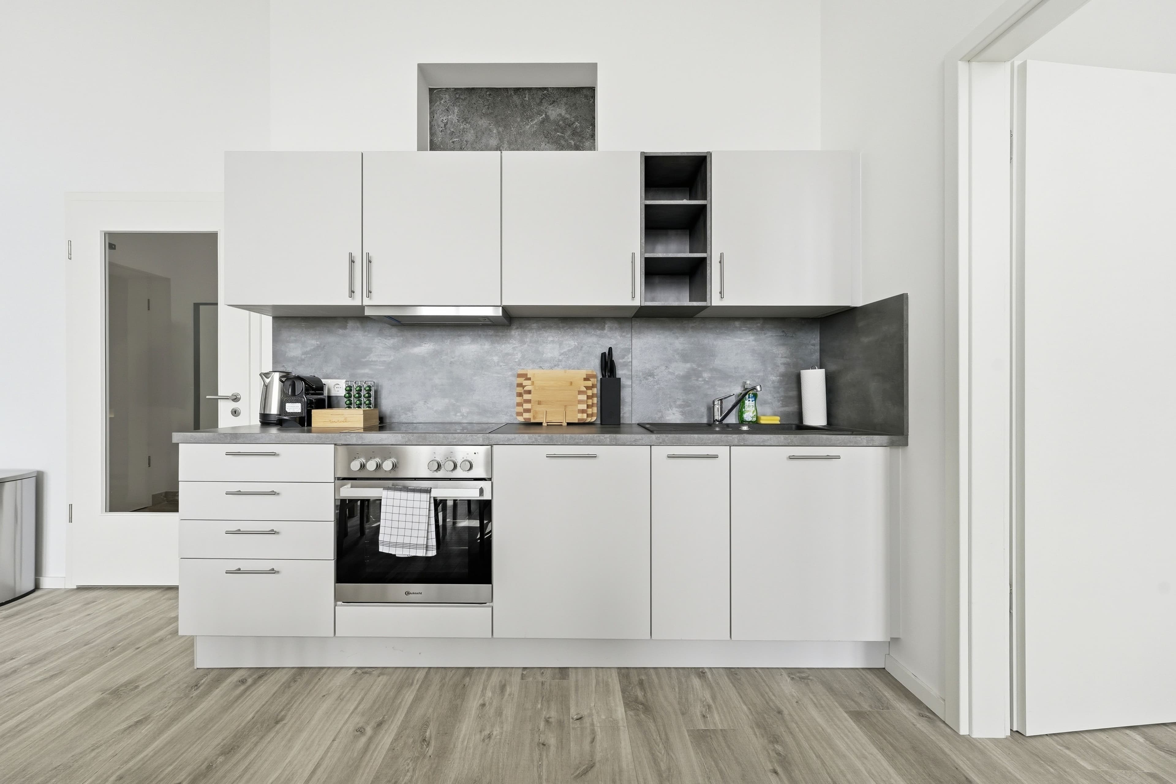 Large Loft – Room for up to 7 Guests - 8