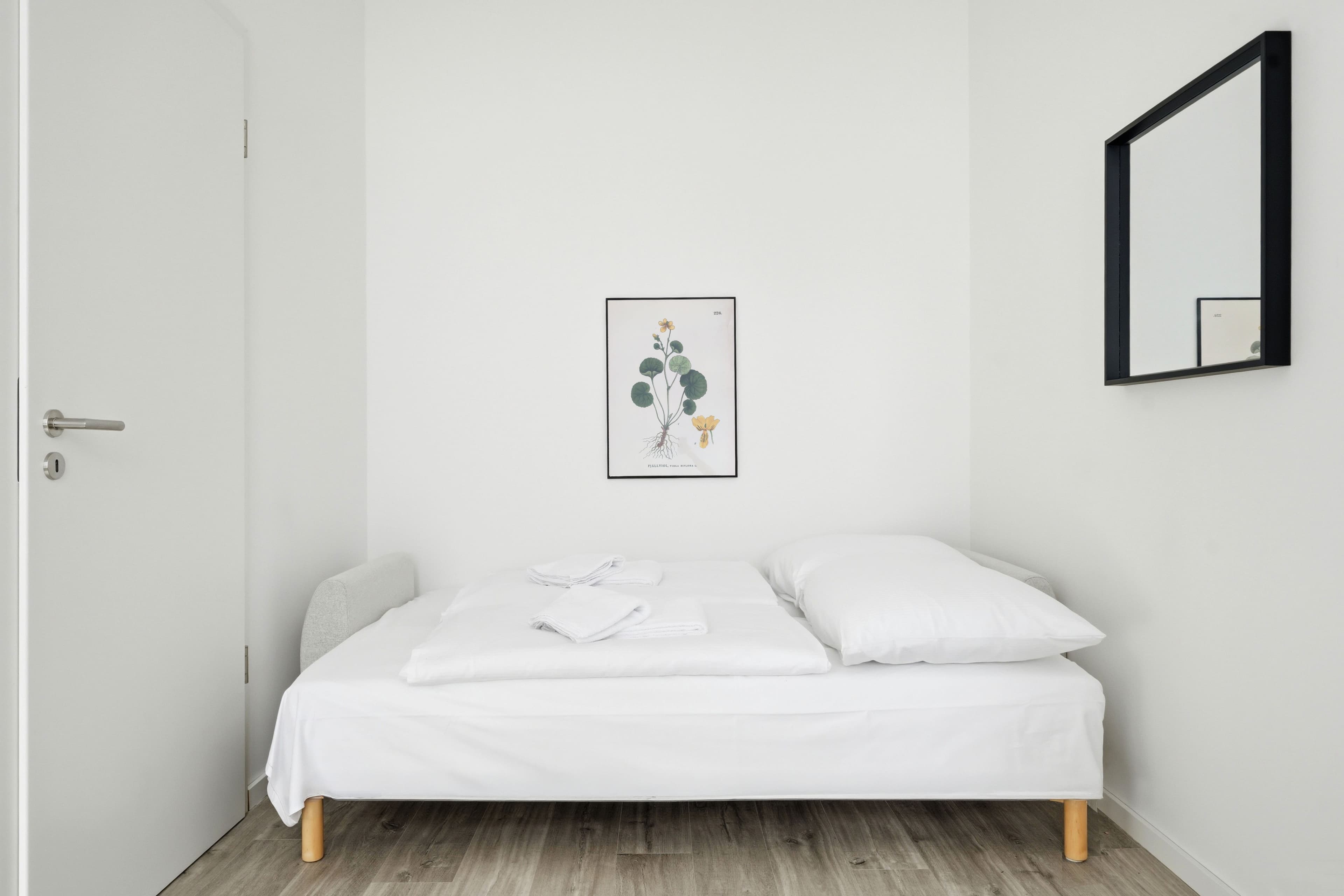Large Loft – Room for up to 7 Guests - 15