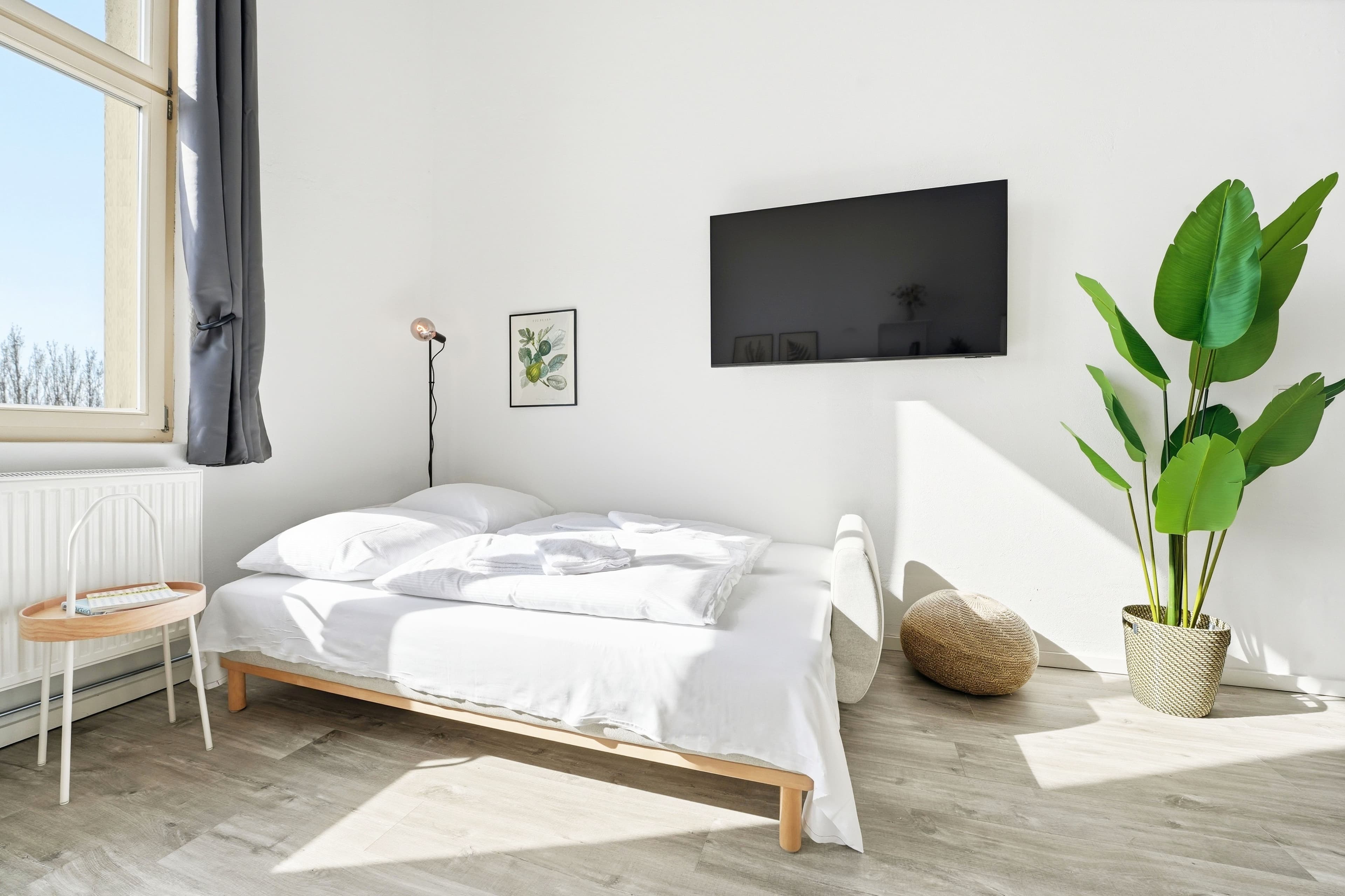 Large Loft – Room for up to 7 Guests - 16