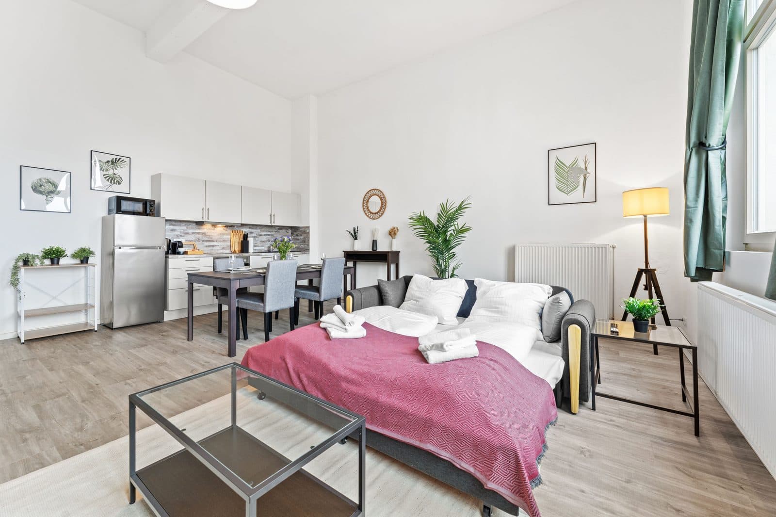 2 Room Loft – Compact & Central - 9