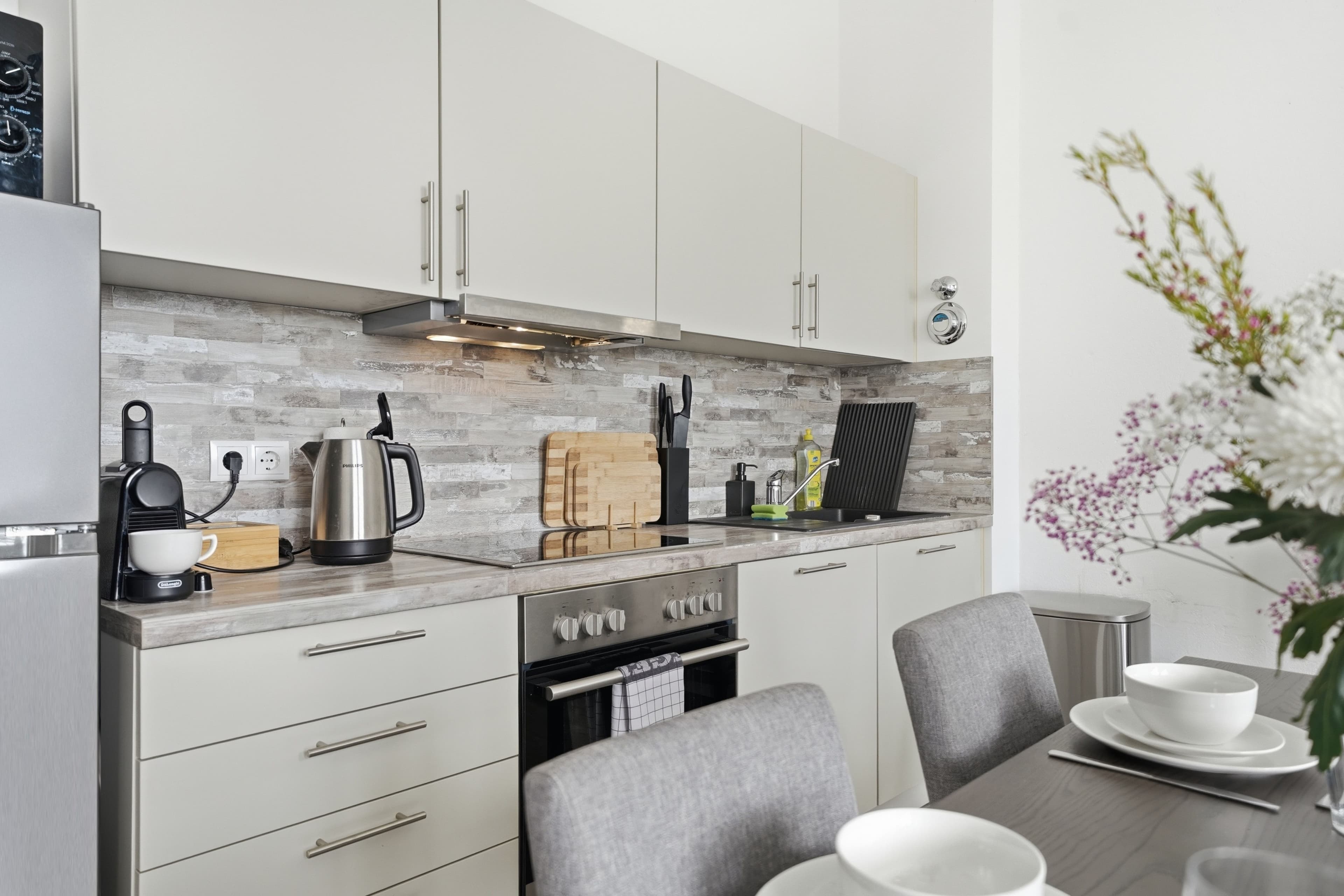 2 Room Loft – Compact & Central - 9