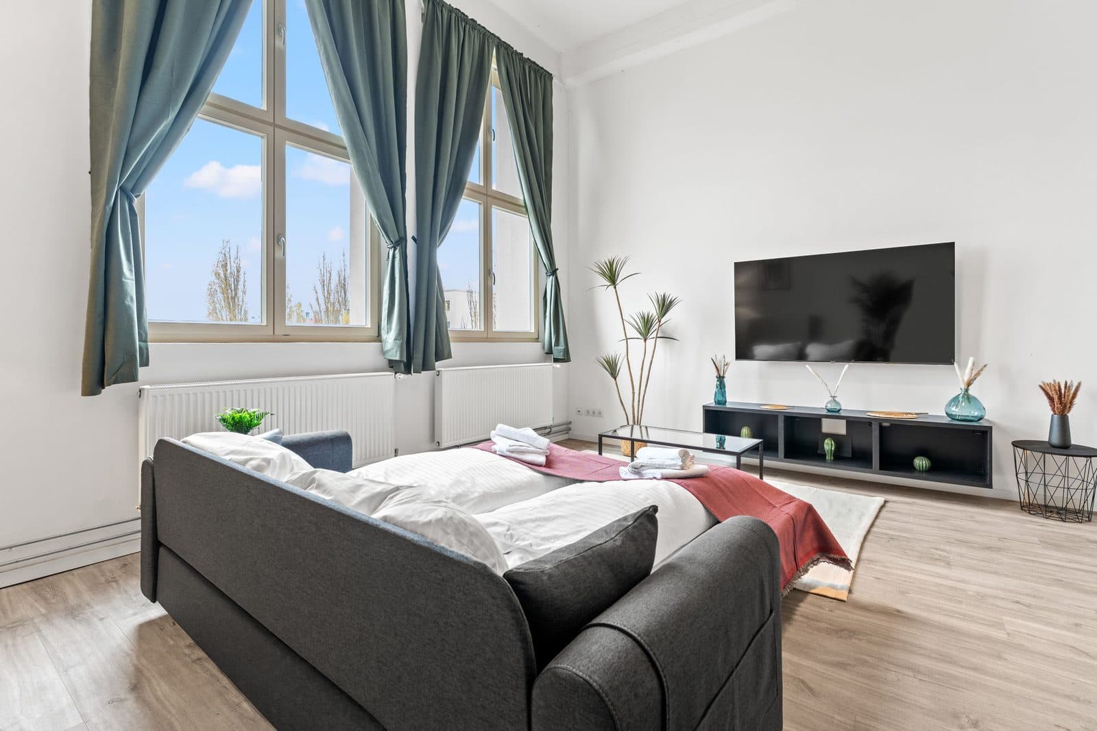 2 Room Loft – Compact & Central - 10