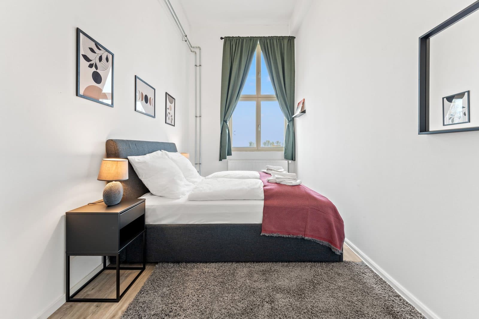 2 Room Loft – Compact & Central - 13