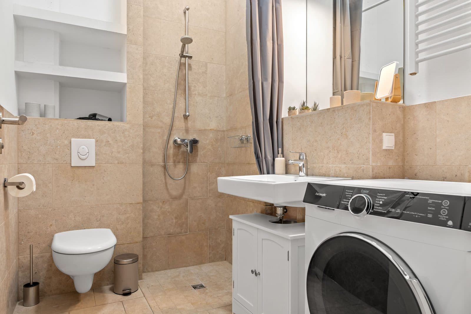 2 Room Loft – Compact & Central - 20