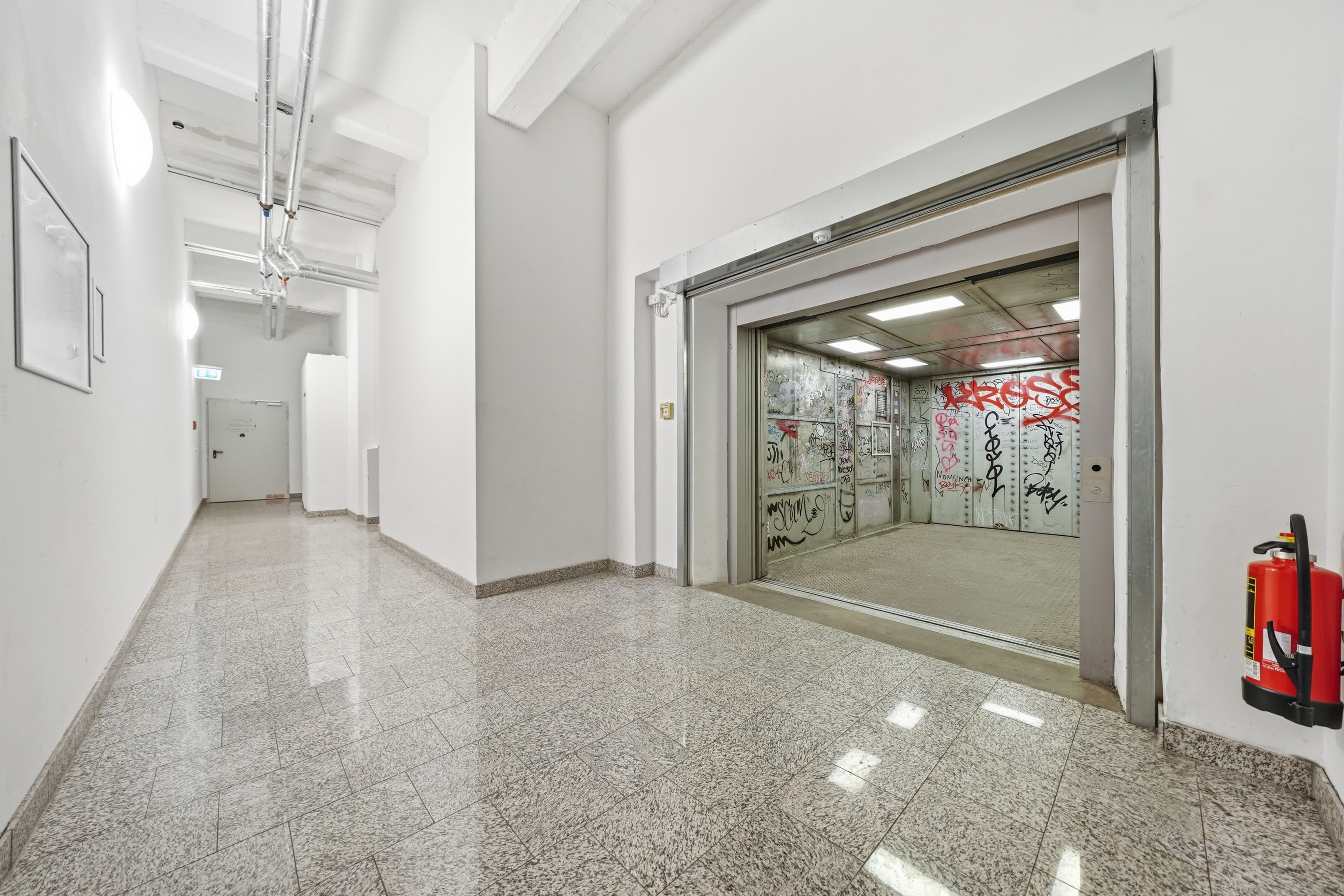 2 Room Loft – Compact & Central - 22