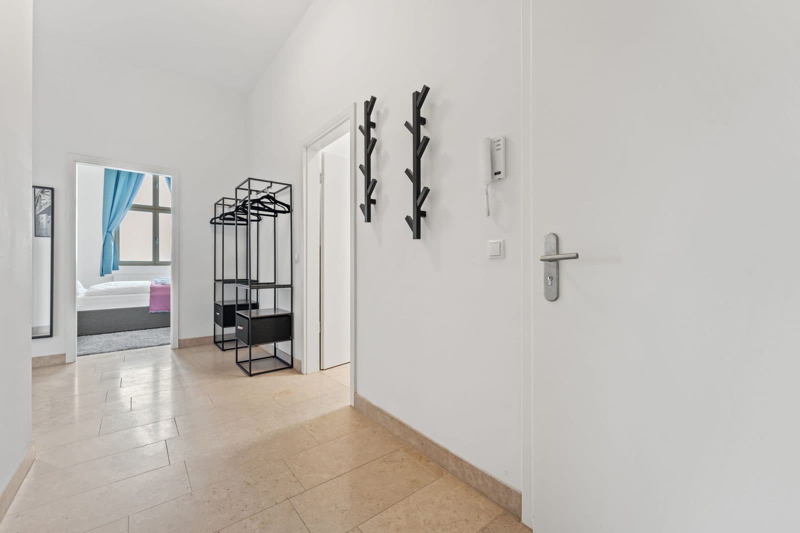 2 Room Loft – Compact & Central - 24