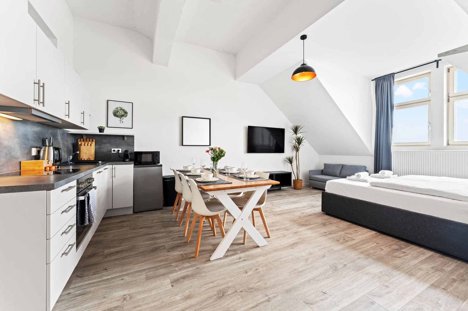 2 Room Loft – Modern & Spacious - 1
