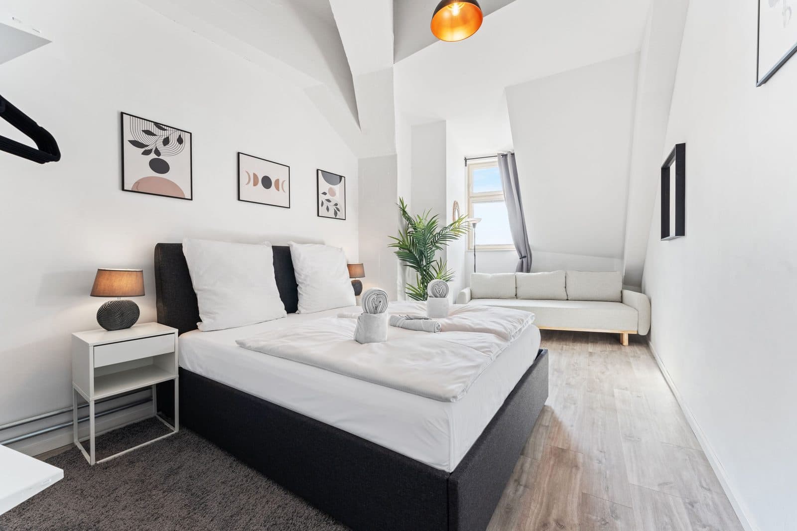 Loft cu 2 camere – Stilat și Confortabil - 10