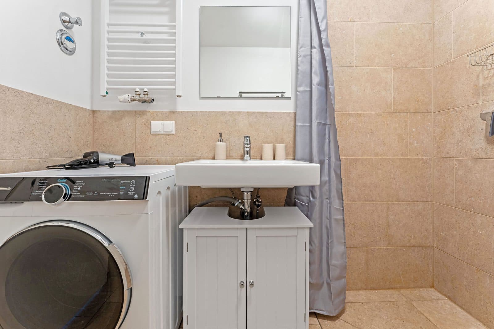 2 Room Loft – Stylish & Comfortable - 18