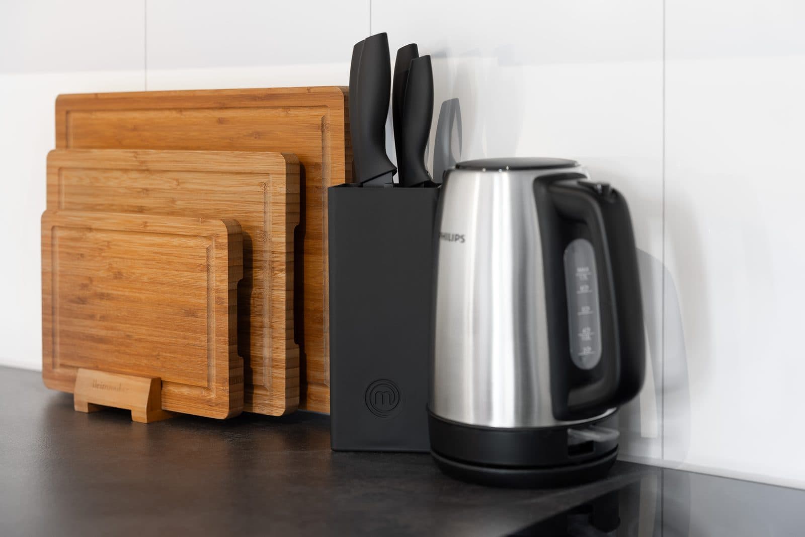 Design Studio – Fully Furnished with Parking - 2