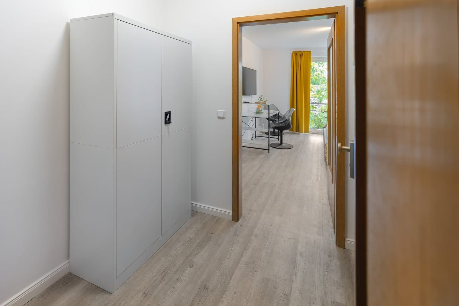 Design Studio – Fully Furnished with Parking - 9