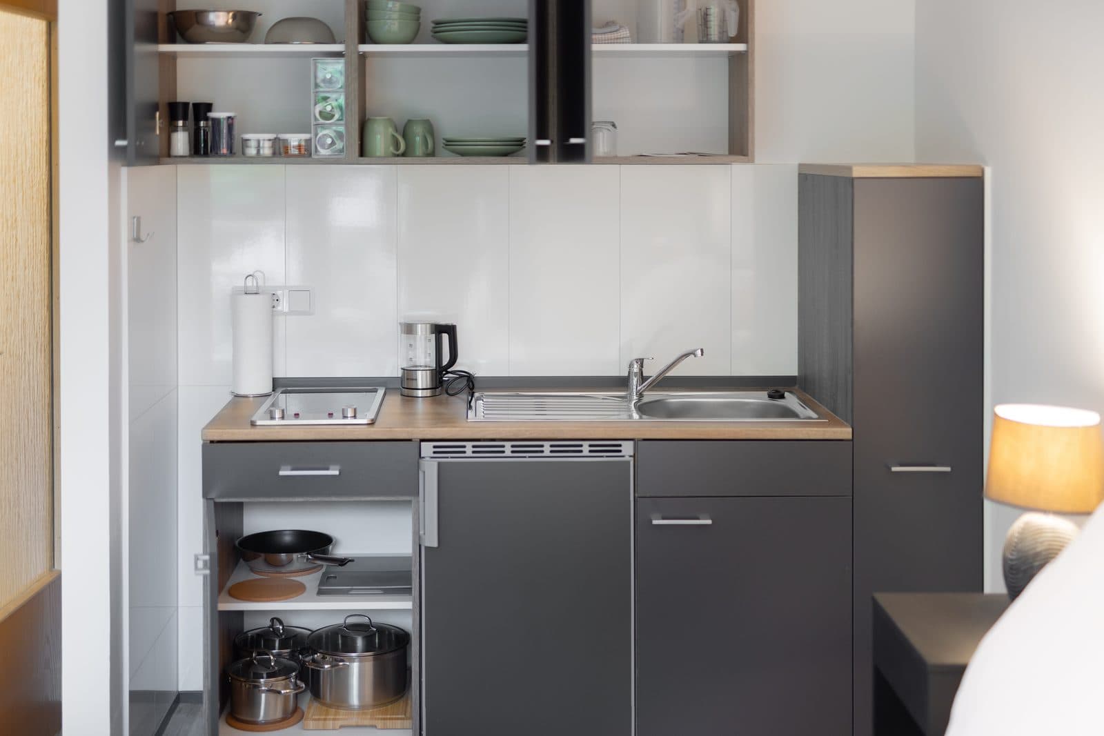 Design Studio – Fully Furnished with Parking - 13