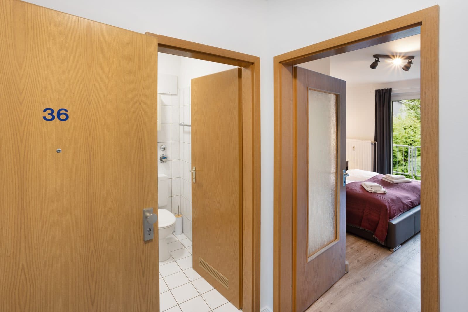 Design Studio – Fully Furnished with Parking - 16