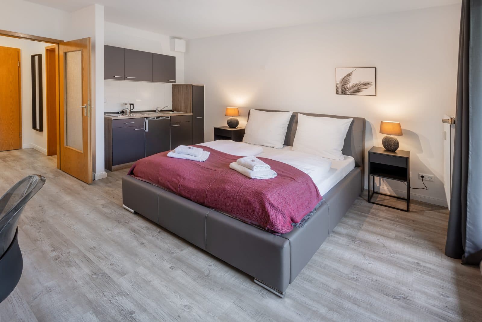 Design Studio – Fully Furnished with Parking - 19