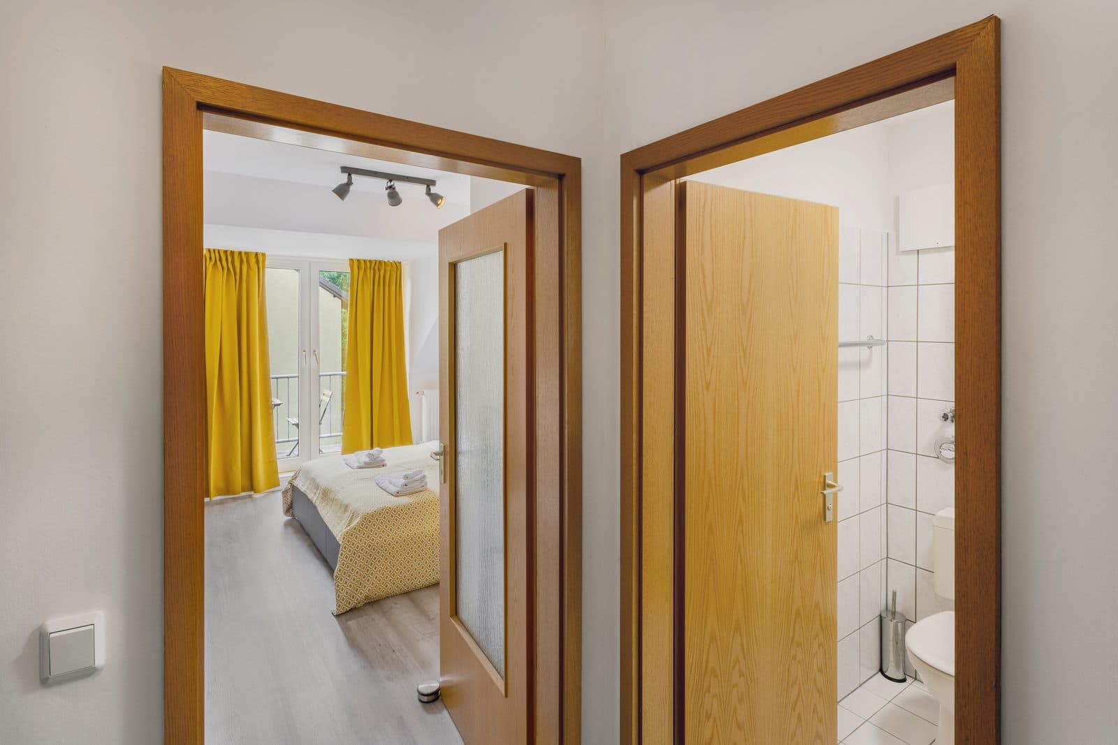 Design Studio – Fully Furnished with Parking - 18